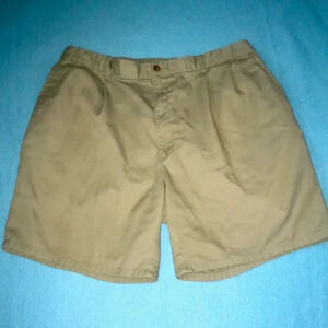 WINDBRIDGE tan pleated elastic waistband 4 pocket button zipper shorts size 40